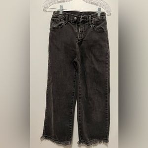 Black Levi’s cropped wide leg jeans